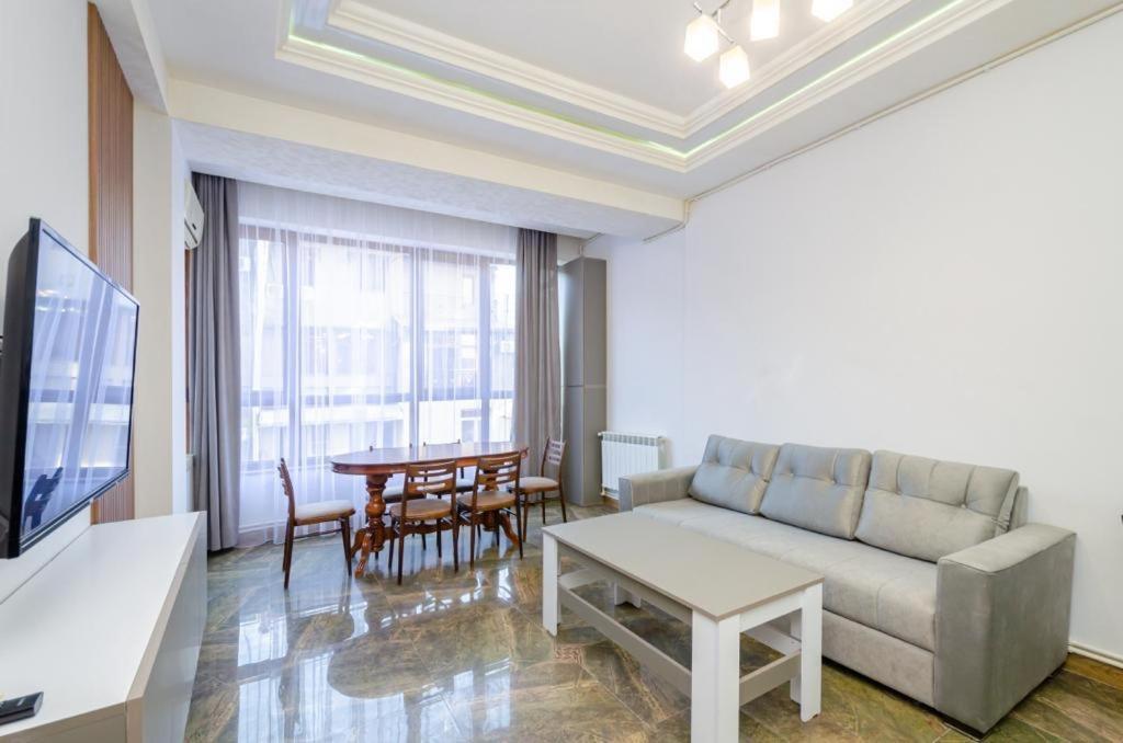Apartment 33/13 New Building In The Center Of The Capital